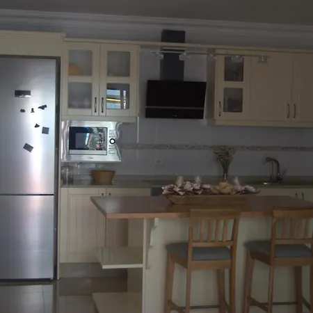 Avda. Artes * פוארטו דה מוגן